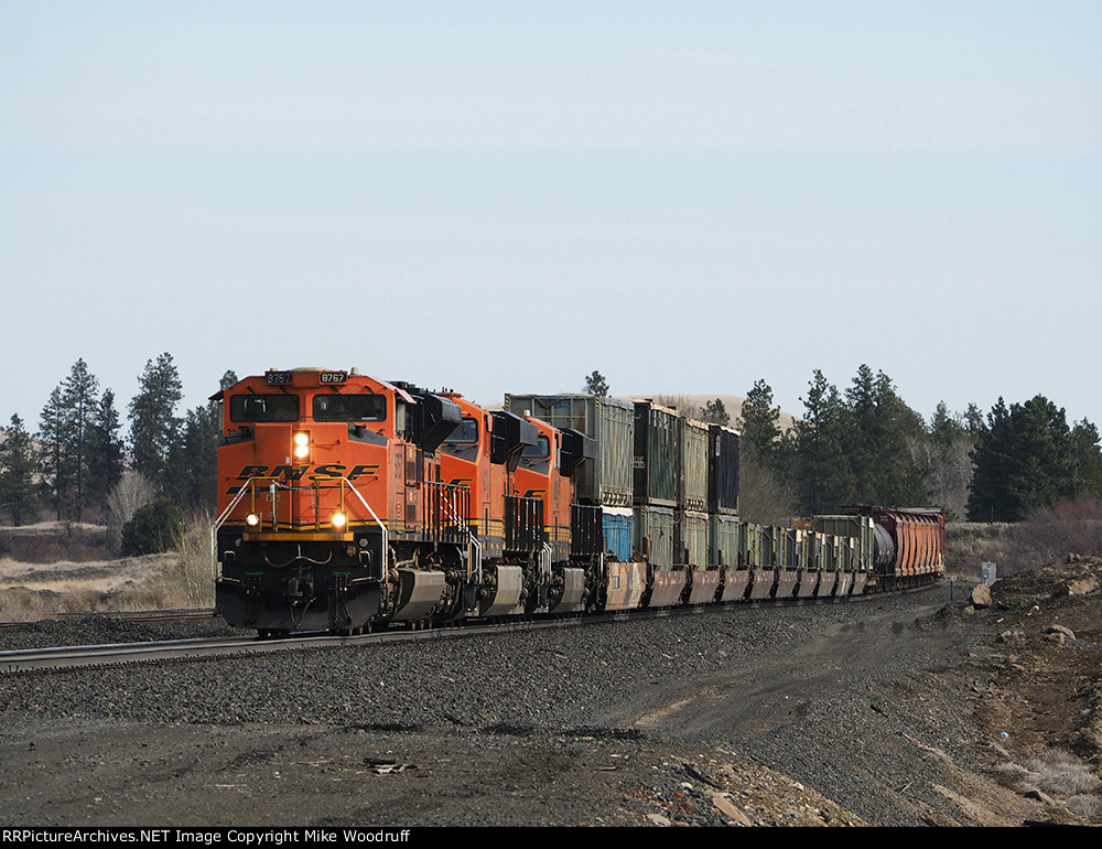 BNSF 8767